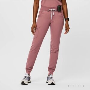 Figs Zamora Jogger Scrub Pants Mauve